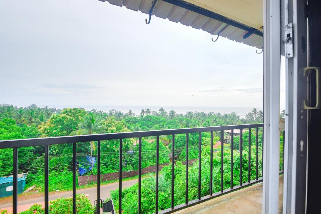 Fabexpress Vincy Palace, Mandrem Beach Hotel ภายนอก รูปภาพ